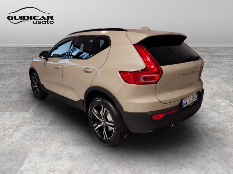 GuidiCar - VOLVO XC4 2024 XC40 PLUS DARK B3 AUT Aziendale