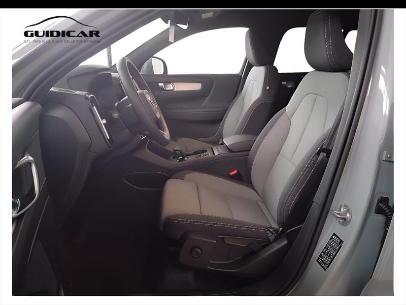 GuidiCar - VOLVO XC40 1 XC40 2.0 b3 Core auto Nuovo