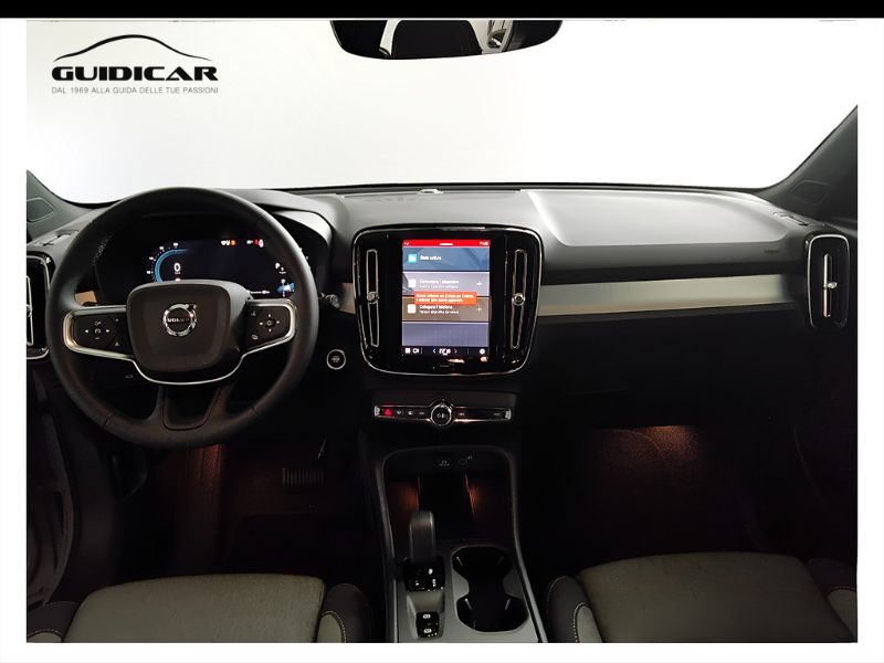 GuidiCar - VOLVO XC40 1 XC40 2.0 b3 Core auto Nuovo