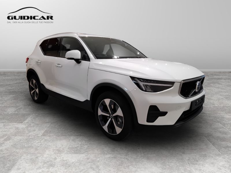 GuidiCar - VOLVO XC40 1 XC40 2.0 b3 Core auto Nuovo