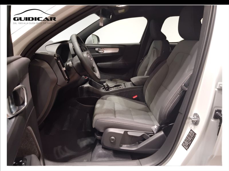 GuidiCar - VOLVO XC40 1 XC40 2.0 b3 Core auto Nuovo