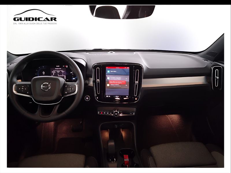 GuidiCar - VOLVO XC40 1 XC40 2.0 b3 Core auto Nuovo