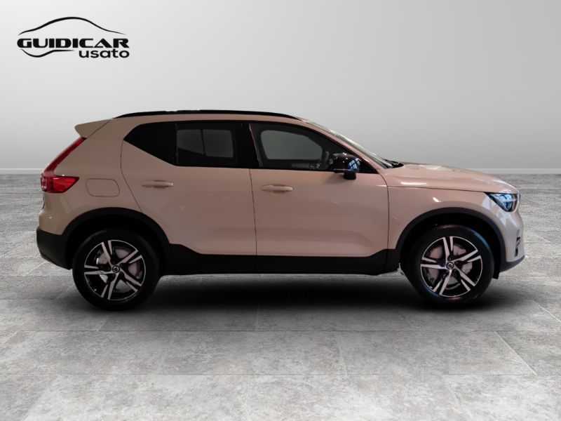 GuidiCar - VOLVO XC40 2024 XC40 2.0 b3 Plus Black Edition auto Aziendale