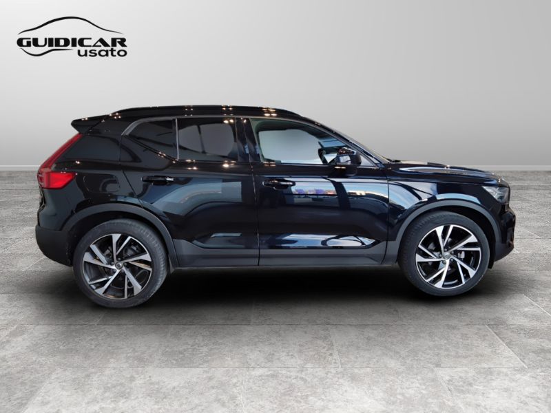 GuidiCar - VOLVO XC40 2021 XC40 1.5 t3 Momentum Pro 163cv auto my21 Usato