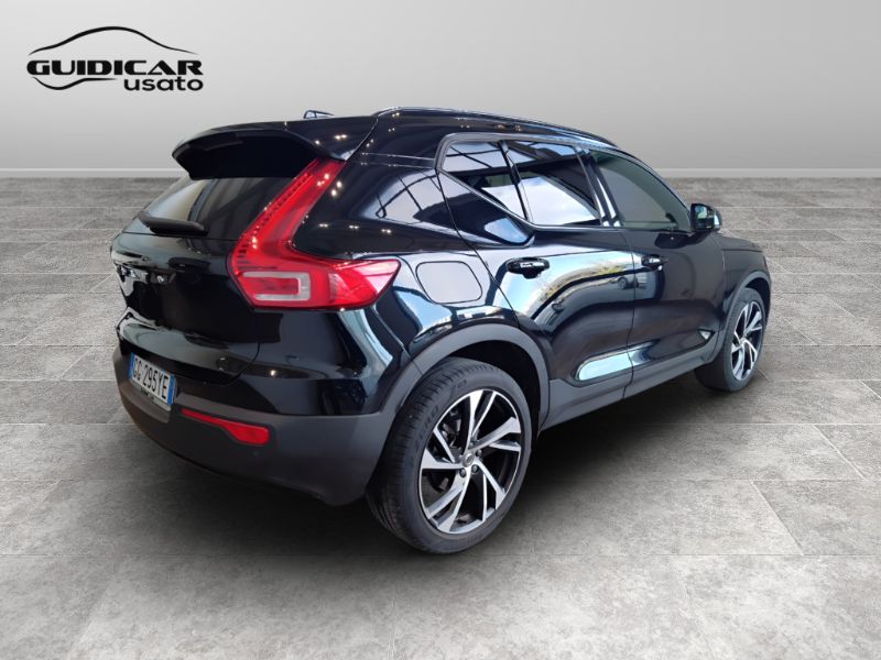 GuidiCar - VOLVO XC40 2021 XC40 1.5 t3 Momentum Pro 163cv auto my21 Usato