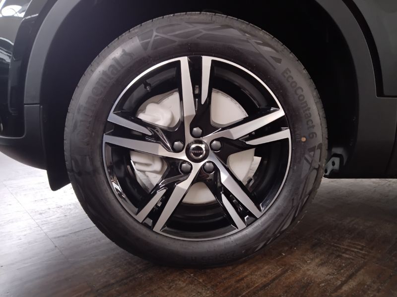 GuidiCar - VOLVO XC40 1 XC40 PLUS DARK B3 AUT Nuovo