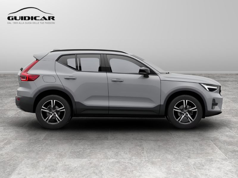 GuidiCar - VOLVO XC40 1 XC40 PLUS DARK B3 AUT Nuovo