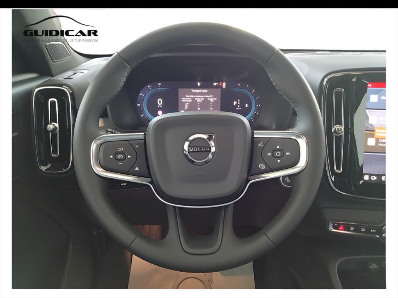 GuidiCar - VOLVO XC40 1 XC40 PLUS DARK B3 AUT Nuovo