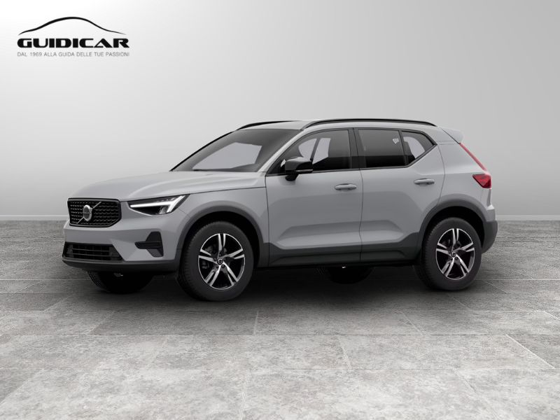 GuidiCar - VOLVO XC40 1 XC40 PLUS DARK B3 AUT Nuovo