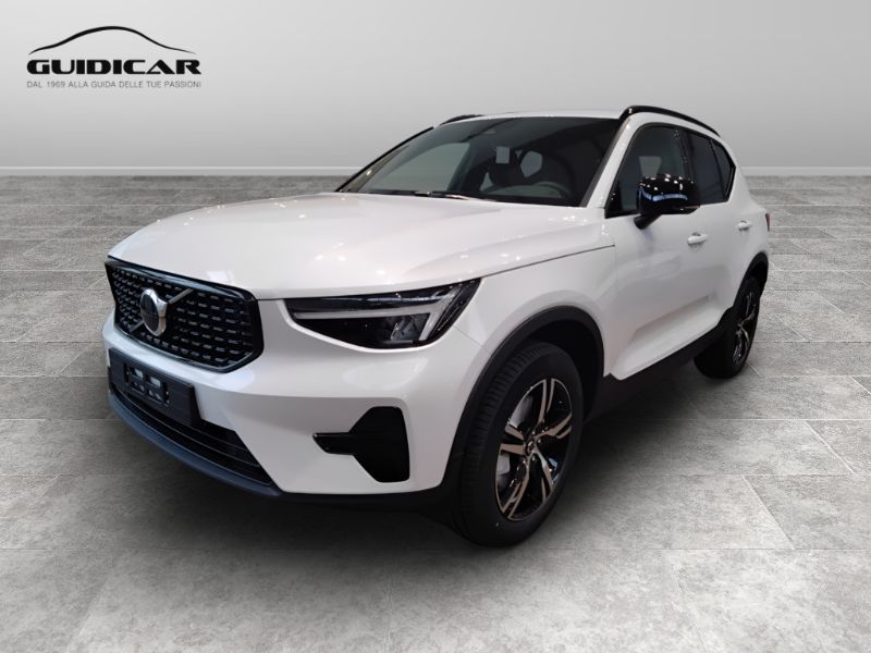 GuidiCar - VOLVO XC40 1 XC40 PLUS DARK B3 AUT Nuovo