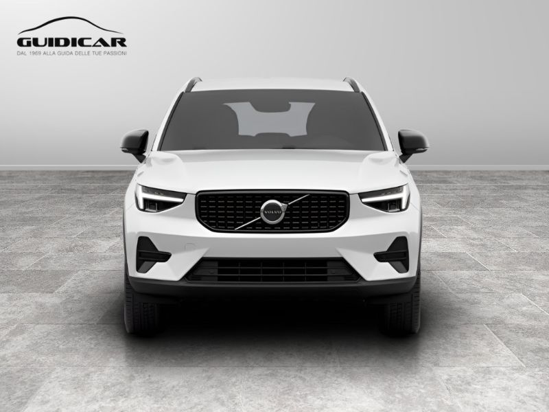 GuidiCar - VOLVO XC40 1 XC40 PLUS DARK B3 AUT Nuovo