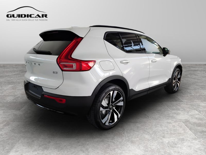 GuidiCar - VOLVO XC40 1 XC40 PLUS DARK B3 AUT Nuovo