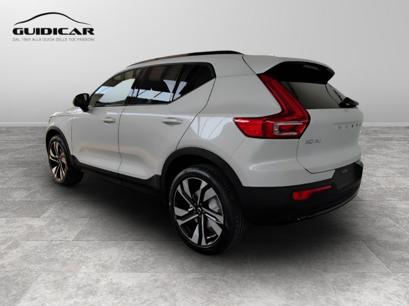 GuidiCar - VOLVO XC40 1 XC40 PLUS DARK B3 AUT Nuovo