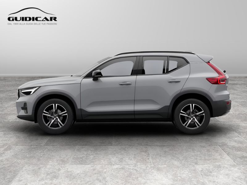 GuidiCar - VOLVO XC40 1 XC40 PLUS DARK B3 AUT Nuovo