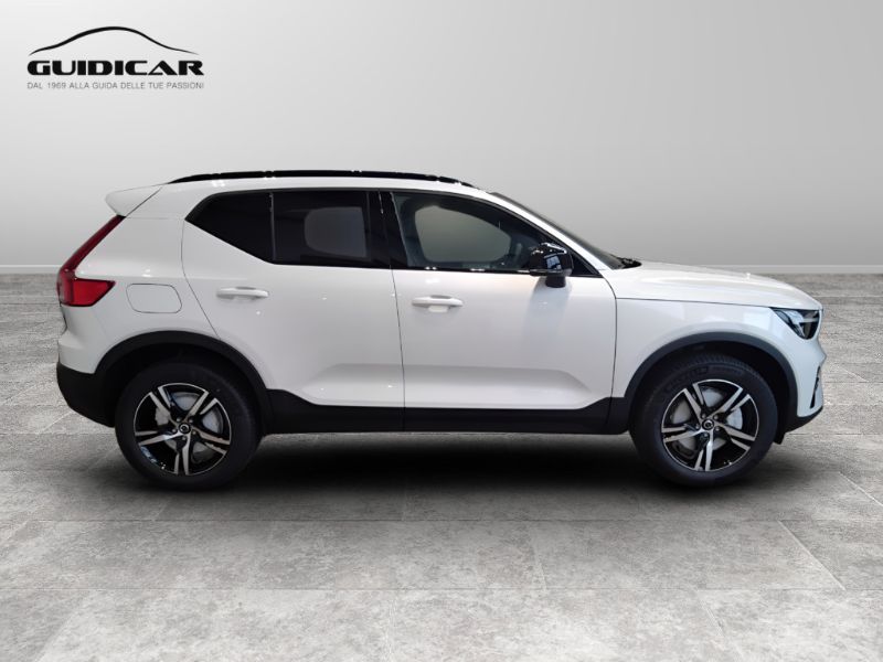 GuidiCar - VOLVO XC40 1 XC40 PLUS DARK B3 AUT Nuovo