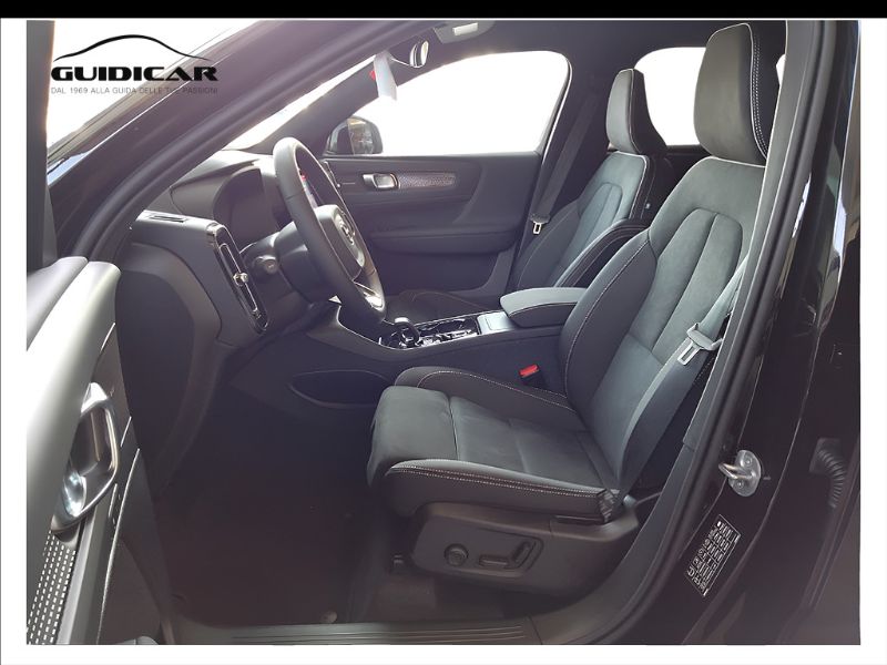 GuidiCar - VOLVO XC40 1 XC40 PLUS DARK B3 AUT Nuovo