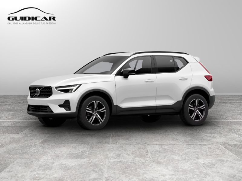 GuidiCar - VOLVO XC40 1 XC40 PLUS DARK B3 AUT Nuovo