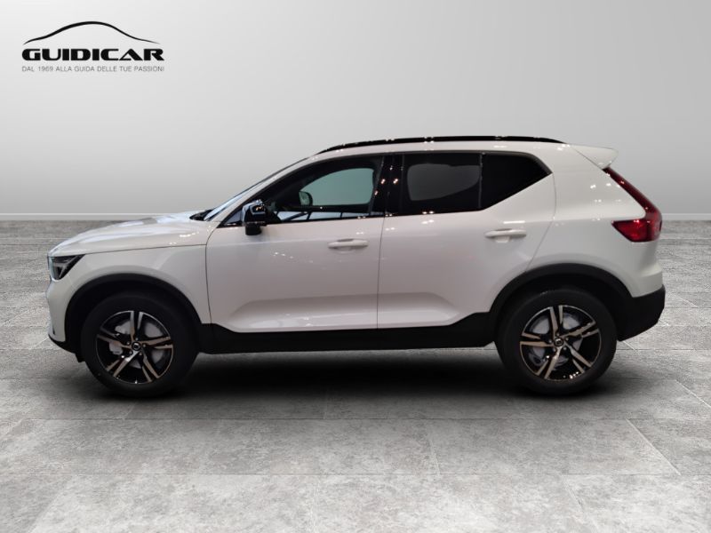 GuidiCar - VOLVO XC40 1 XC40 PLUS DARK B3 AUT Nuovo