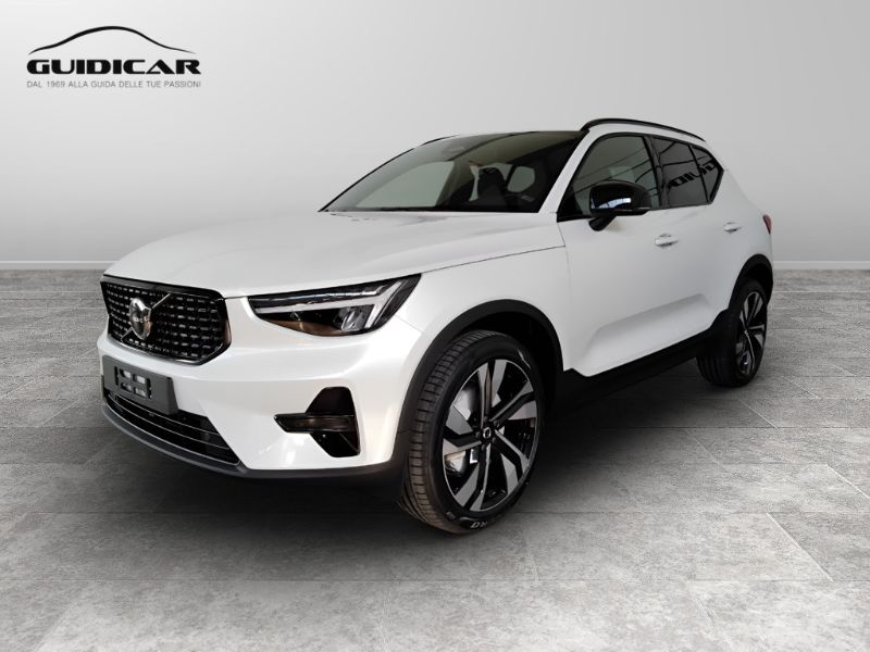 GuidiCar - VOLVO XC40 1 XC40 PLUS DARK B3 AUT Nuovo