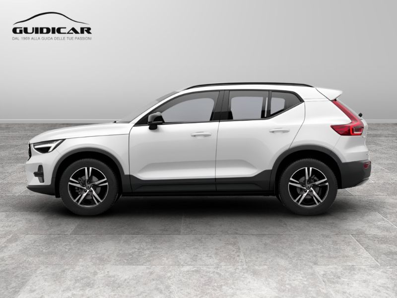 GuidiCar - VOLVO XC40 1 XC40 PLUS DARK B3 AUT Nuovo