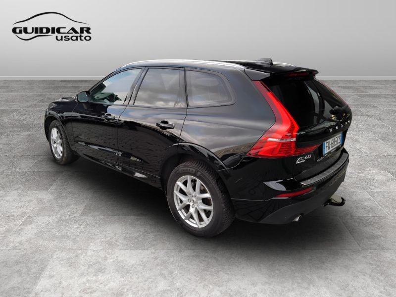 GuidiCar - VOLVO XC60 II 2018 2019 XC60 2.0 D4 Momentum my20 Usato