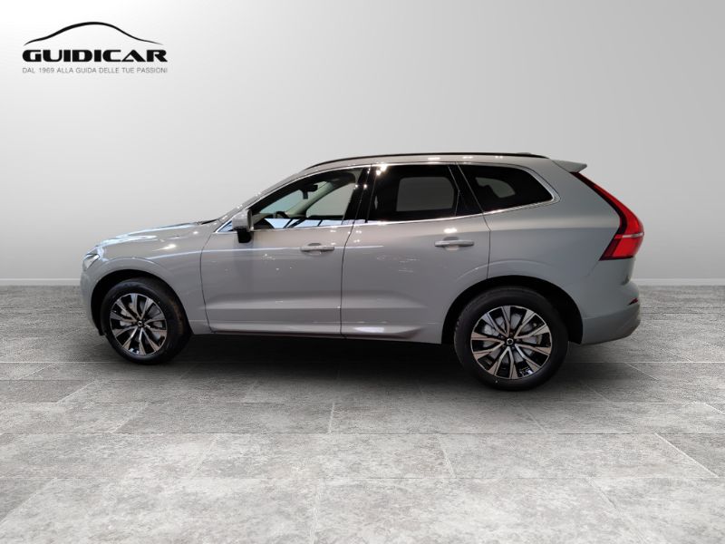 GuidiCar - VOLVO N.XC60 1 XC60 2.0 b4 Core auto Nuovo