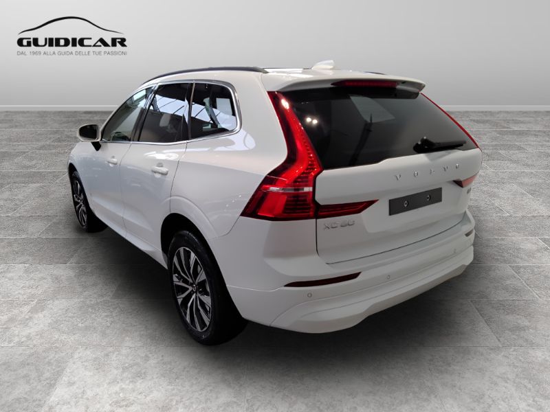 GuidiCar - VOLVO N.XC60 1 XC60 2.0 b4 Core auto Nuovo