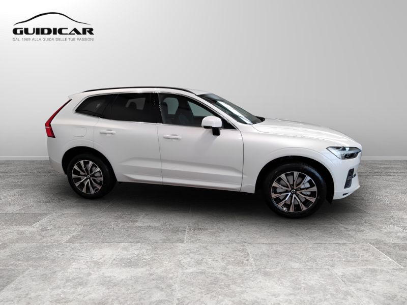 GuidiCar - VOLVO N.XC60 1 XC60 2.0 b4 Core auto Nuovo