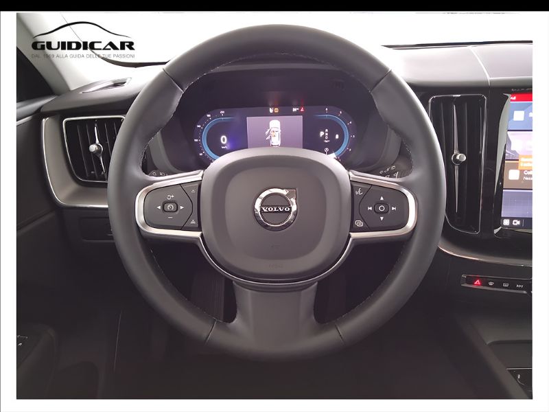 GuidiCar - VOLVO N.XC60 1 XC60 2.0 b4 Core auto Nuovo