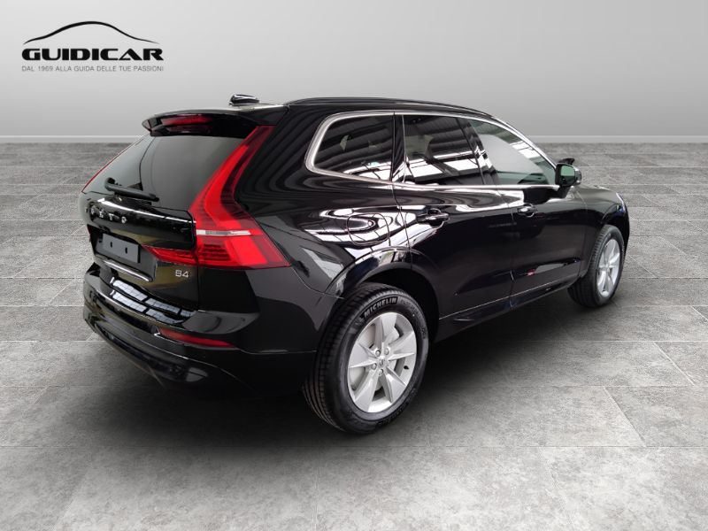 GuidiCar - VOLVO N.XC60 1 XC60 2.0 b4 Core auto Nuovo