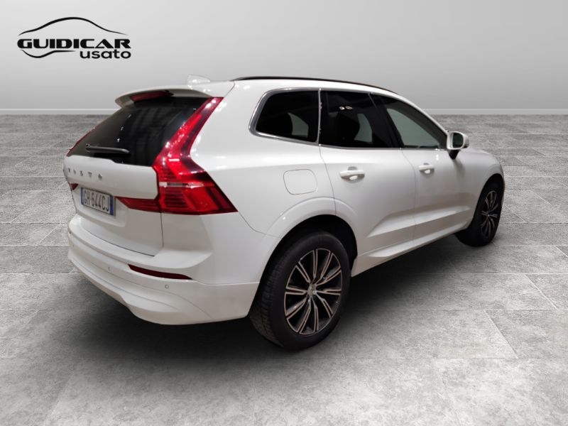 GuidiCar - VOLVO XC60 2021 XC60 N1 2.0 B4 d Momentum auto my22 Usato