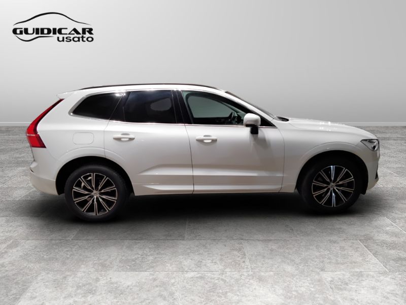 GuidiCar - VOLVO XC60 2021 XC60 N1 2.0 B4 d Momentum auto my22 Usato